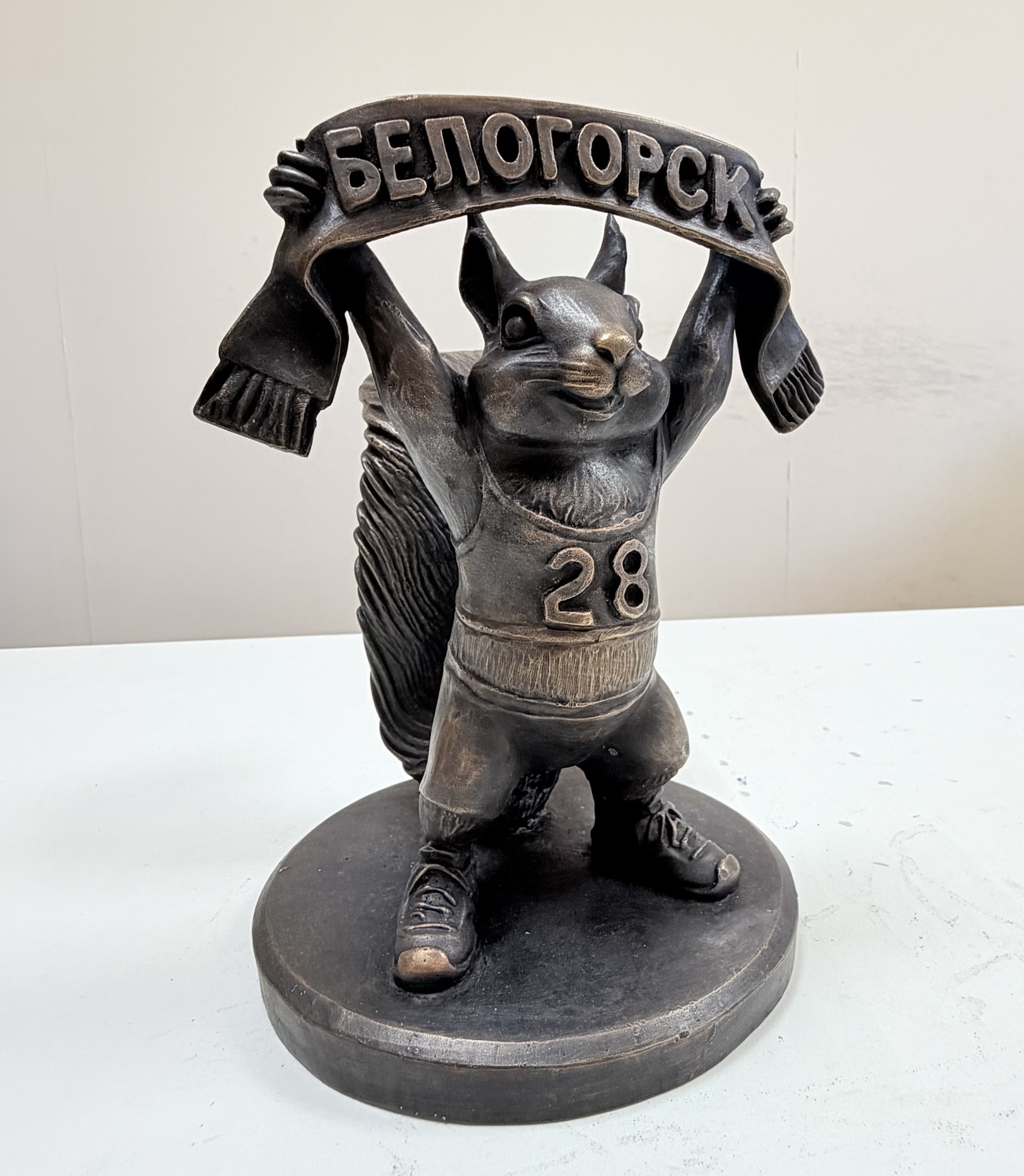 Городской маскот из патинированной бронзы