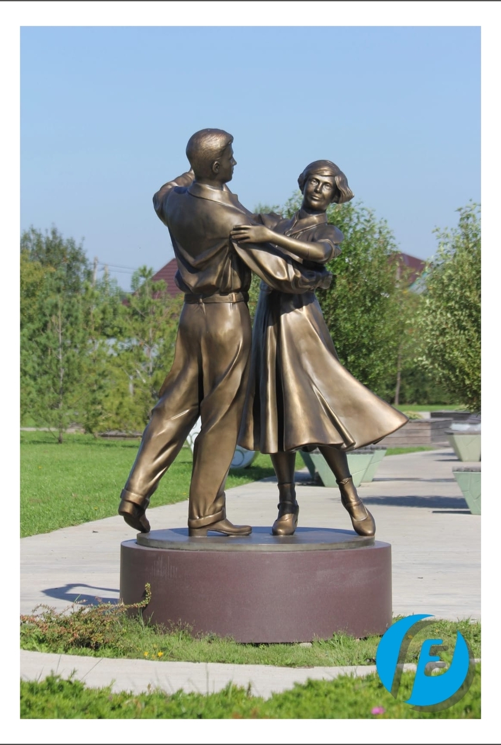 Арт-объект в парке поселка Богатые Сабы