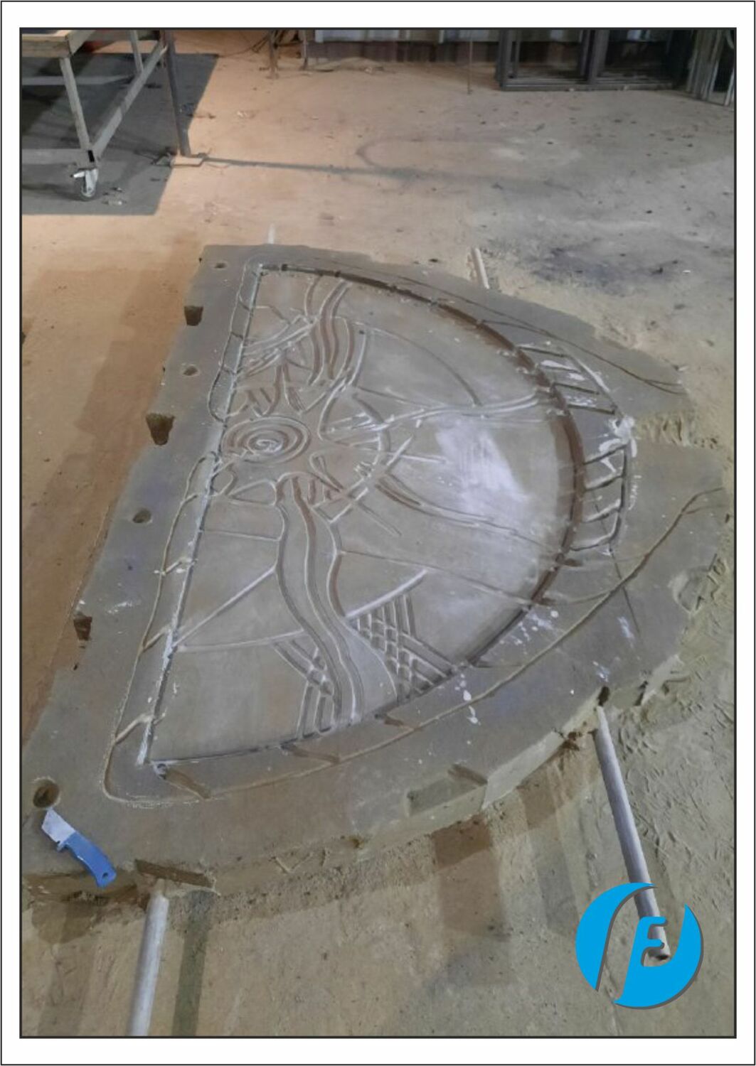 Правая половина литьевой формы Правая половина ХТС-формы для литья бронзового нулевого километра, готовая к сборке.