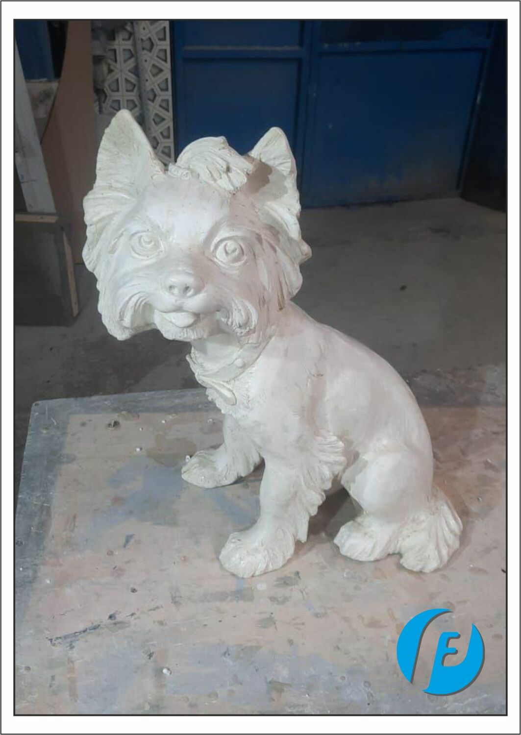 Гипсовая модель для литья Исходная гипсовая модель собаки, предоставленная заказчиком для художественного литья из бронзы.