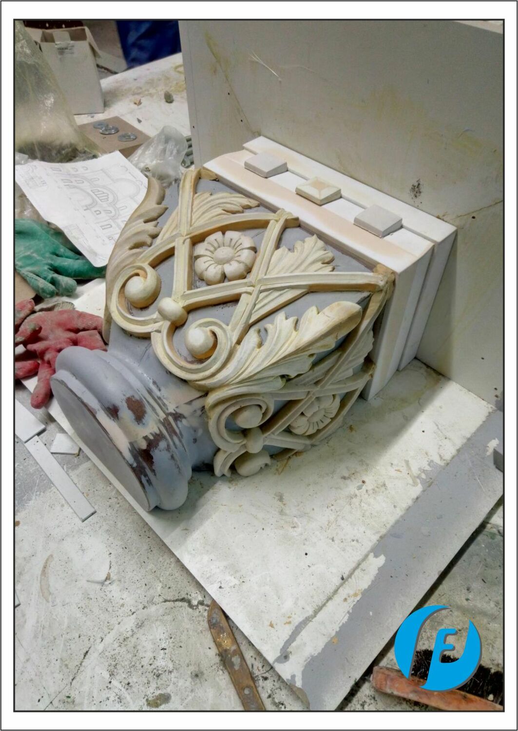 Резьба — орнамент капители Детализированный орнамент на гипсовой модели капители для храмовой архитектуры.