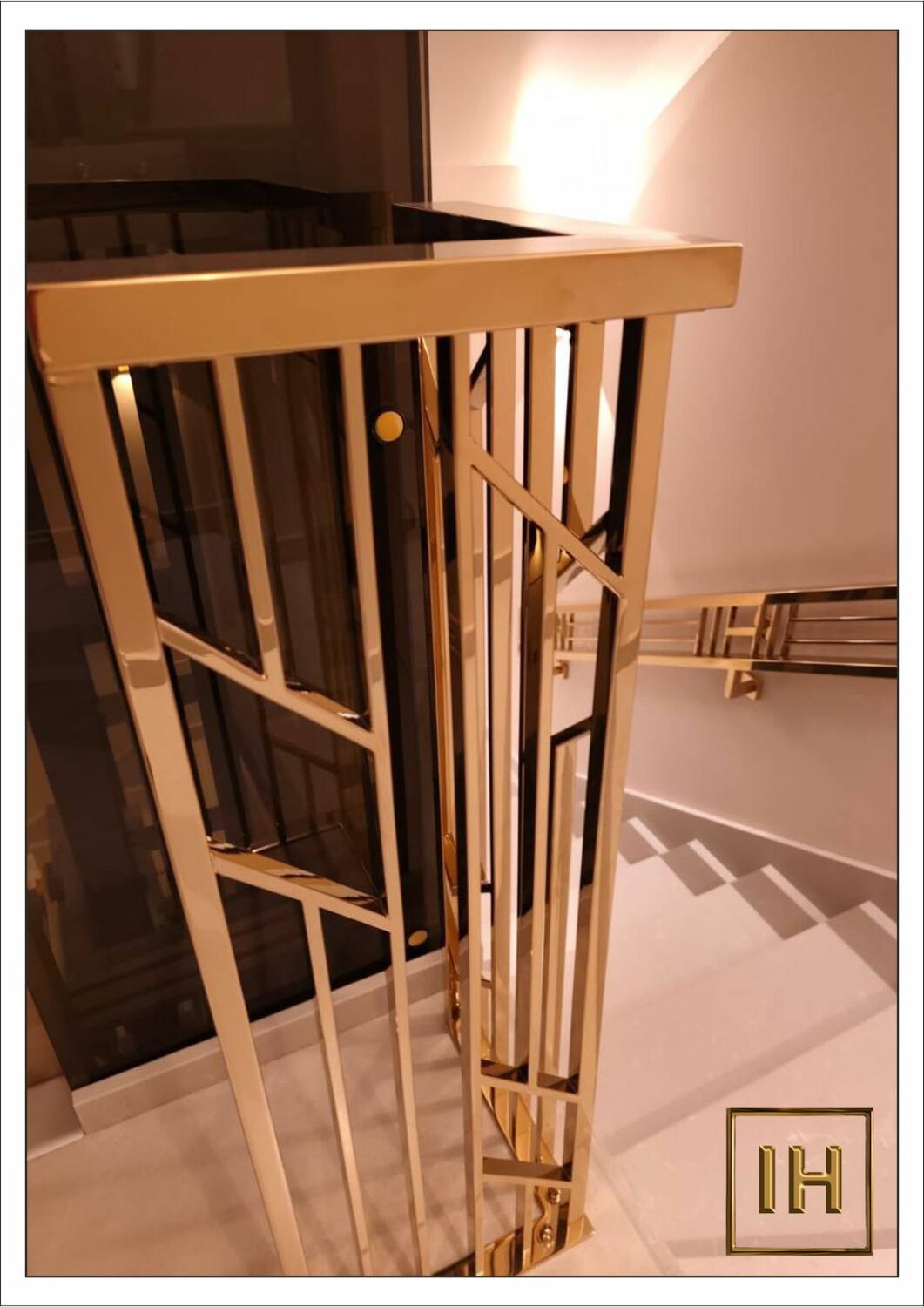 Перспектива на золотые панно из Главного зала театра Галиаскара Камала.