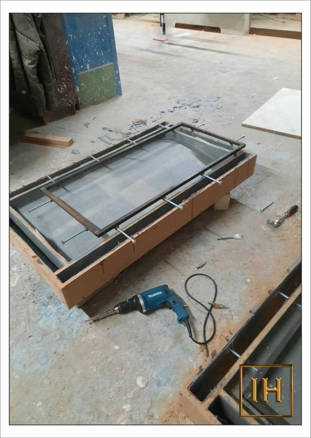 Готовая стеклопластиковая форма для литья 3D панелей с усилением металлическим каркасом	