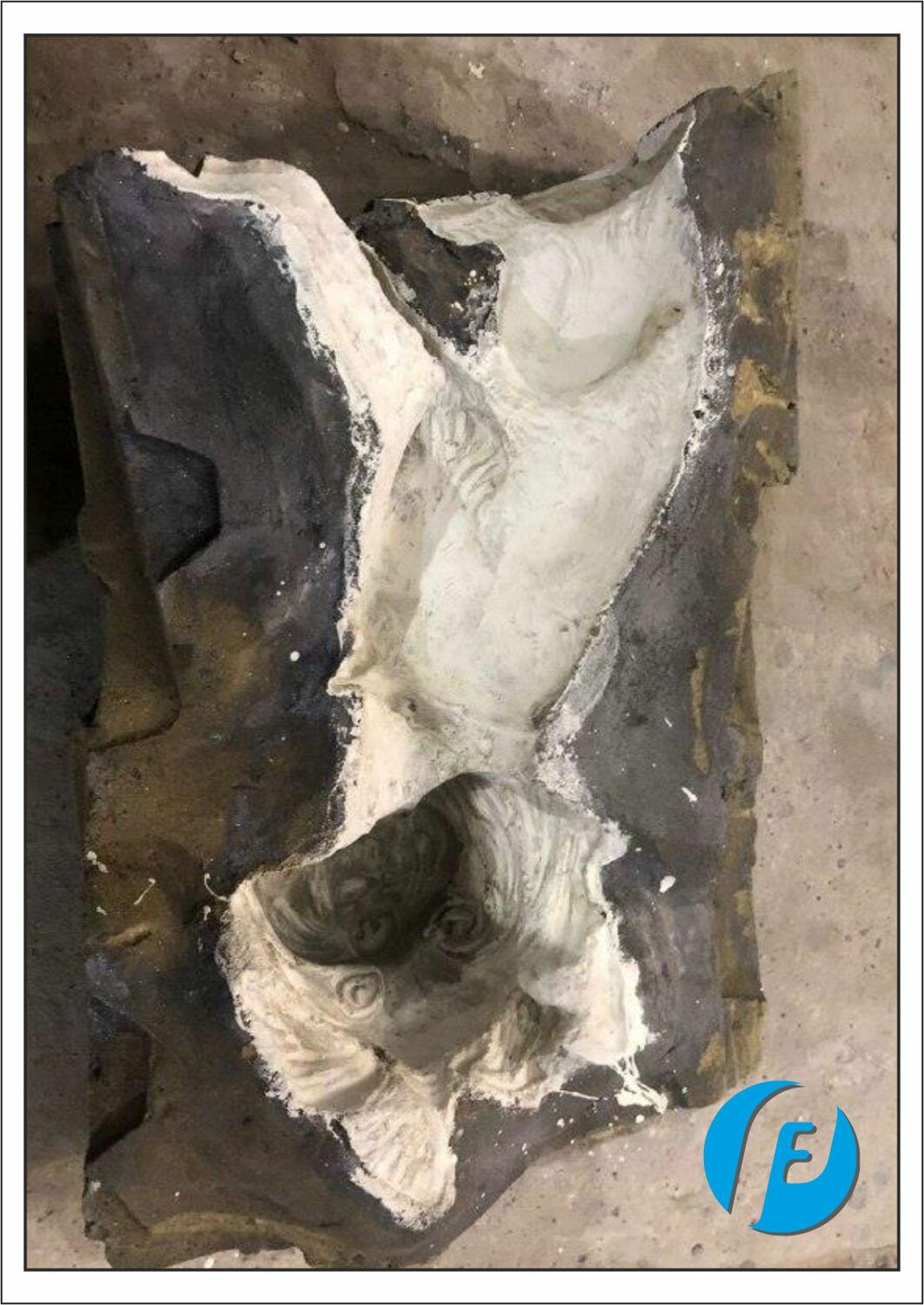 Восковая копия скульптуры Извлеченная из формы точная восковая копия скульптуры йоркширского терьера для последующего литья в бронзе.